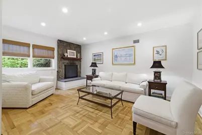 6 Blenheim Court, Rockville Centre, NY 11570 - Photo 7