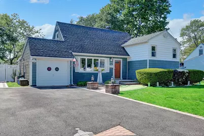 1456 Peters Boulevard, Bay Shore, NY 11706 - Photo 3
