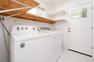 7 New Jersey Ct, Dix Hills, NY 11746 - Photo 39