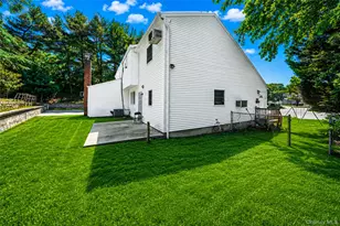 7 New Jersey Ct, Dix Hills, NY 11746 - Photo 47