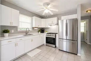 7 New Jersey Ct, Dix Hills, NY 11746 - Photo 43