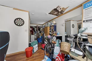 2 Dawn Ln, Hicksville, NY 11801 - Photo 17