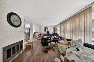 2 Dawn Ln, Hicksville, NY 11801 - Photo 9