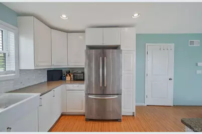 374 Rider Avenue, Patchogue, NY 11772 - Photo 9