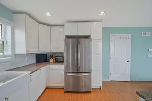 374 Rider Ave, Patchogue, NY 11772 - Photo 9