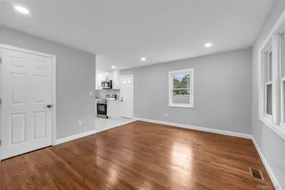 466 44th Street, Copiague, NY 11726 - Photo 7