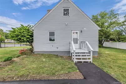 466 44th Street, Copiague, NY 11726 - Photo 19
