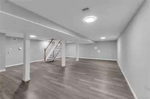 466 44th St, Copiague, NY 11726 - Photo 17