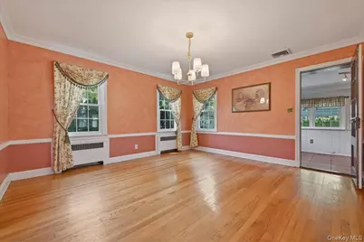 225 Crocus Avenue, Floral Park, NY 11001 - Photo 9