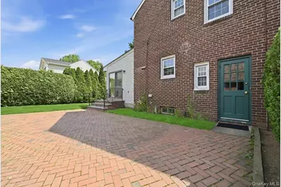 225 Crocus Avenue, Floral Park, NY 11001 - Photo 41