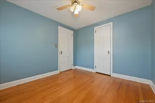 225 Crocus Ave, Floral Park, NY 11001 - Photo 21
