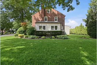 225 Crocus Avenue, Floral Park, NY 11001 - Photo 37
