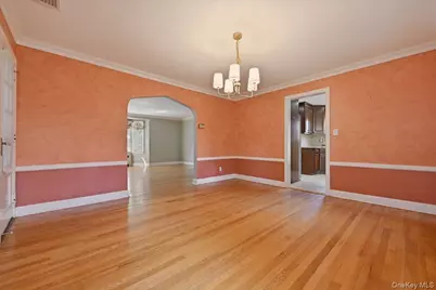 225 Crocus Avenue, Floral Park, NY 11001 - Photo 11