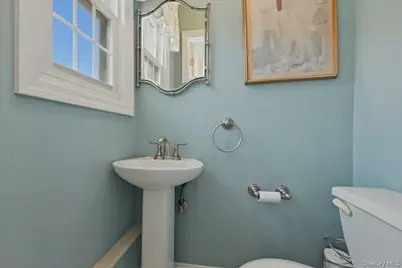 225 Crocus Avenue, Floral Park, NY 11001 - Photo 17