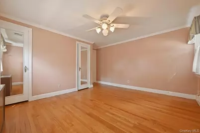 225 Crocus Avenue, Floral Park, NY 11001 - Photo 23