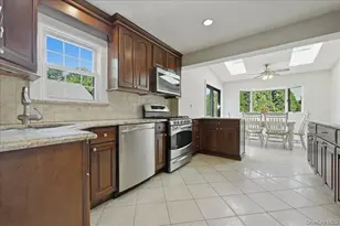 225 Crocus Ave, Floral Park, NY 11001 - Photo 15