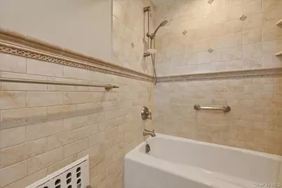 225 Crocus Avenue, Floral Park, NY 11001 - Photo 27