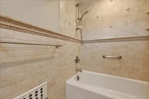 225 Crocus Ave, Floral Park, NY 11001 - Photo 27
