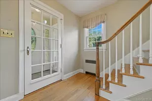 225 Crocus Ave, Floral Park, NY 11001 - Photo 3