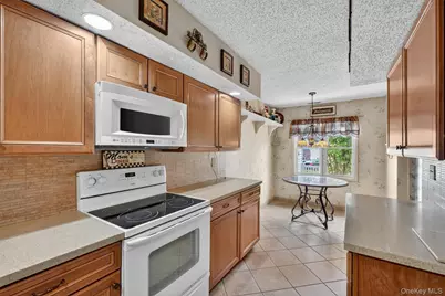 40 Spruce Ridge Drive, Fishkill, NY 12524 - Photo 9