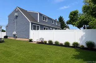 1423 9th St, West Babylon, NY 11704 - Photo 23