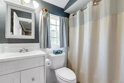 36 Richard Avenue, Islip Terrace, NY 11752 - Photo 23