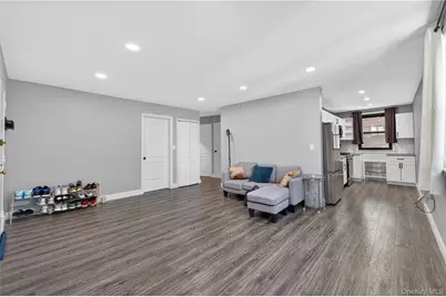 56-21 Douglastion Parkway #Upper, Douglaston, NY 11362 - Photo 5