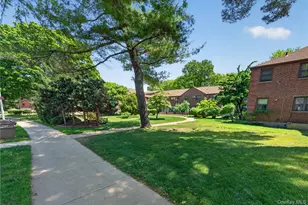 56-21 Douglastion Pkwy, Douglaston, NY 11362 - Photo 13