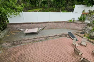 583 Bellevue Ave N, Yonkers, NY 10703 - Photo 3