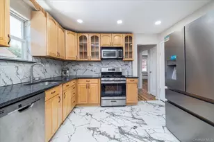 191 Raff Ave, Mineola, NY 11501 - Photo 13