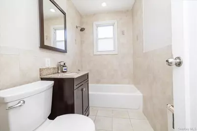 191 Raff Avenue, Mineola, NY 11501 - Photo 19
