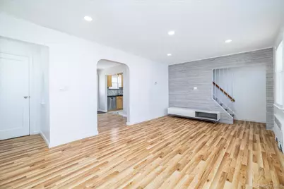 191 Raff Avenue, Mineola, NY 11501 - Photo 11