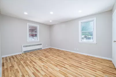 191 Raff Avenue, Mineola, NY 11501 - Photo 17