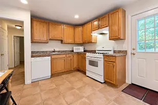 23 Robbins Ave, Islip, NY 11751 - Photo 5