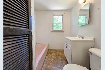23 Robbins Avenue, Islip, NY 11751 - Photo 11