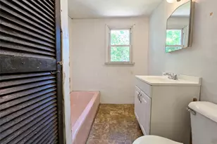 23 Robbins Ave, Islip, NY 11751 - Photo 11