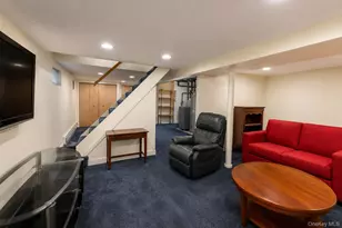 262-09 E Williston Ave, Floral Park, NY 11001 - Photo 15