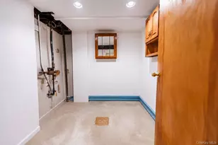 262-09 E Williston Ave, Floral Park, NY 11001 - Photo 23