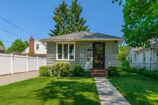 262-09 E Williston Ave, Floral Park, NY 11001 - Photo 1