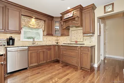 4 Plum Court, Nanuet, NY 10954 - Photo 13