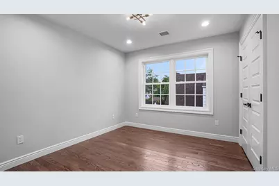 17 Hommell Street S, Valley Stream, NY 11580 - Photo 19