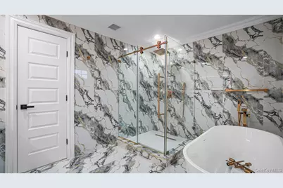 17 Hommell Street S, Valley Stream, NY 11580 - Photo 25