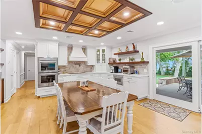 345 Bartley Road, Mattituck, NY 11952 - Photo 3