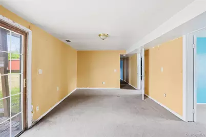 19 Liberty Avenue, Selden, NY 11784 - Photo 25
