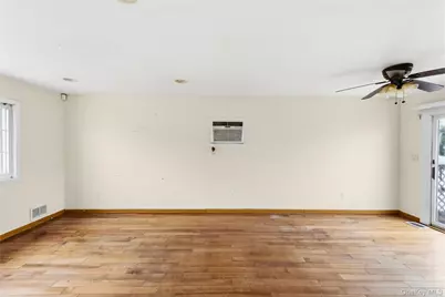 19 Liberty Avenue, Selden, NY 11784 - Photo 15