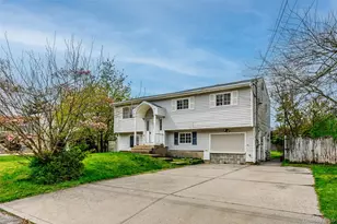 19 Liberty Ave, Selden, NY 11784 - Photo 3
