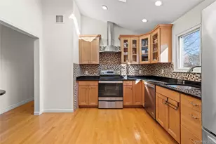 361 Nevada St, Lindenhurst, NY 11757 - Photo 9
