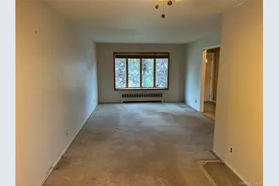 27 Elizabeth Drive, Bethpage, NY 11714 - Photo 7