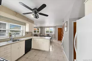 2810 Harding Ave, Bronx, NY 10465 - Photo 7