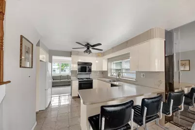 2810 Harding Avenue, Bronx, NY 10465 - Photo 5